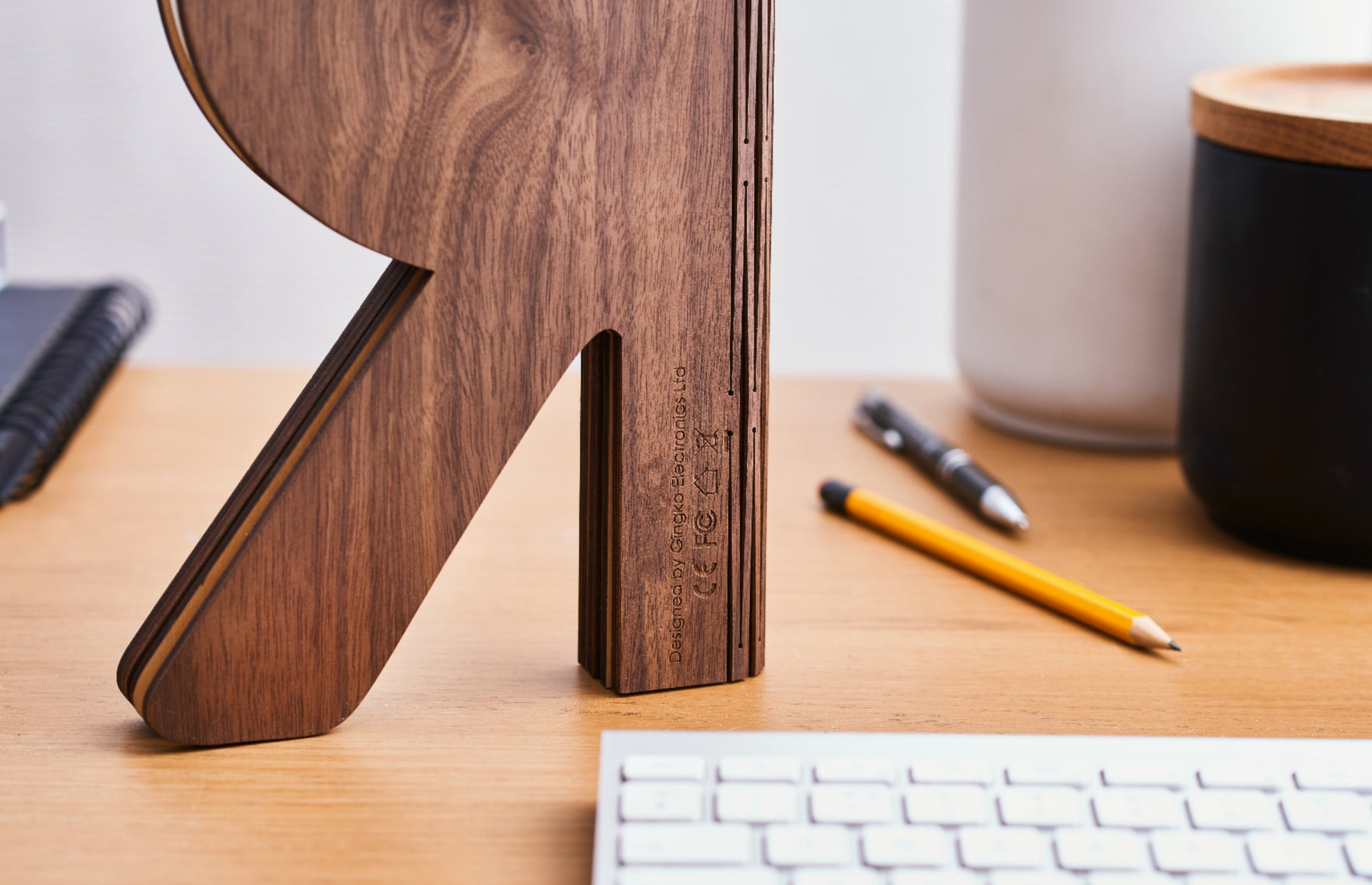 Ging-Ko The R Space Lamp - Walnut